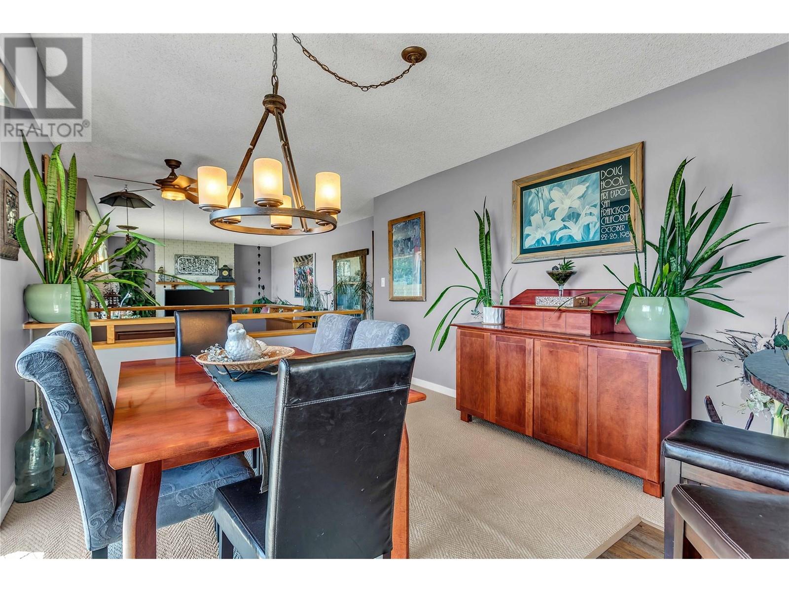  2370 Thacker Drive, West Kelowna