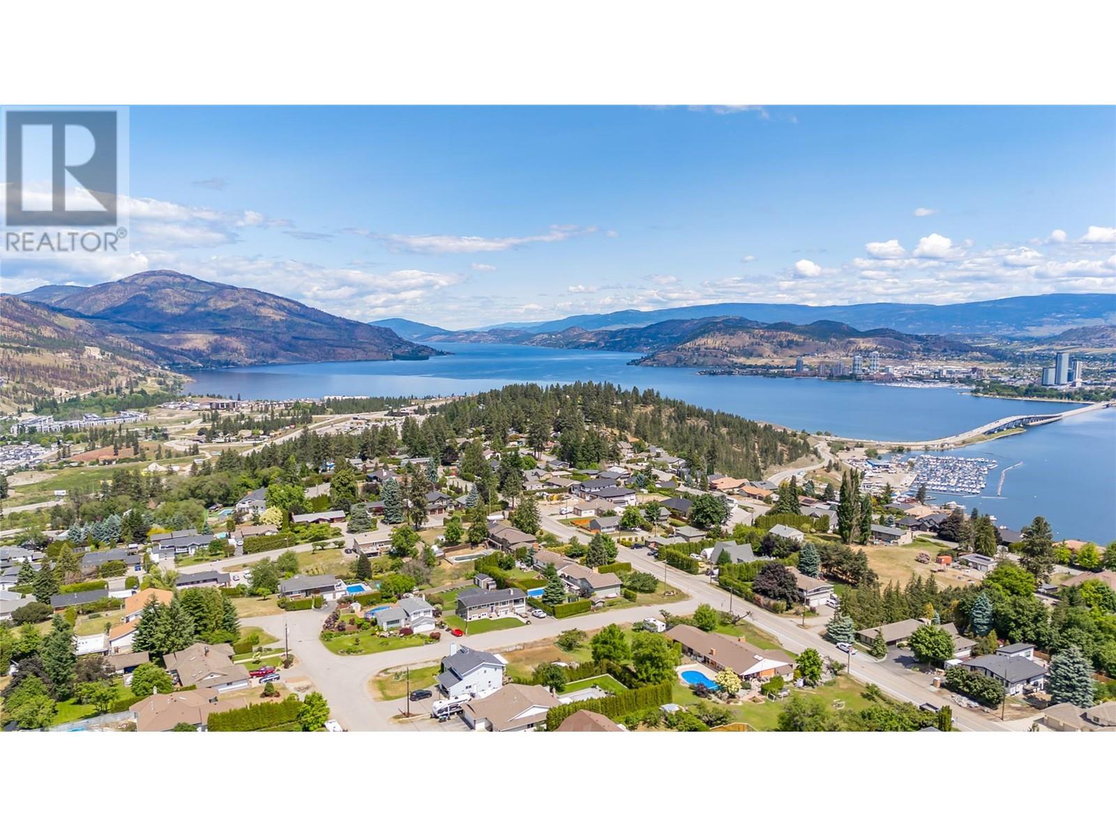  2370 Thacker Drive, West Kelowna