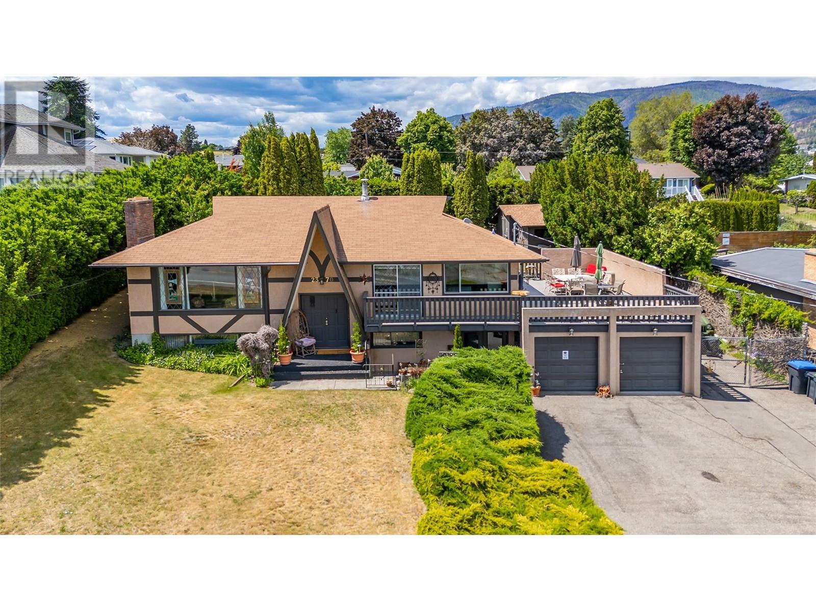  2370 Thacker Drive, West Kelowna