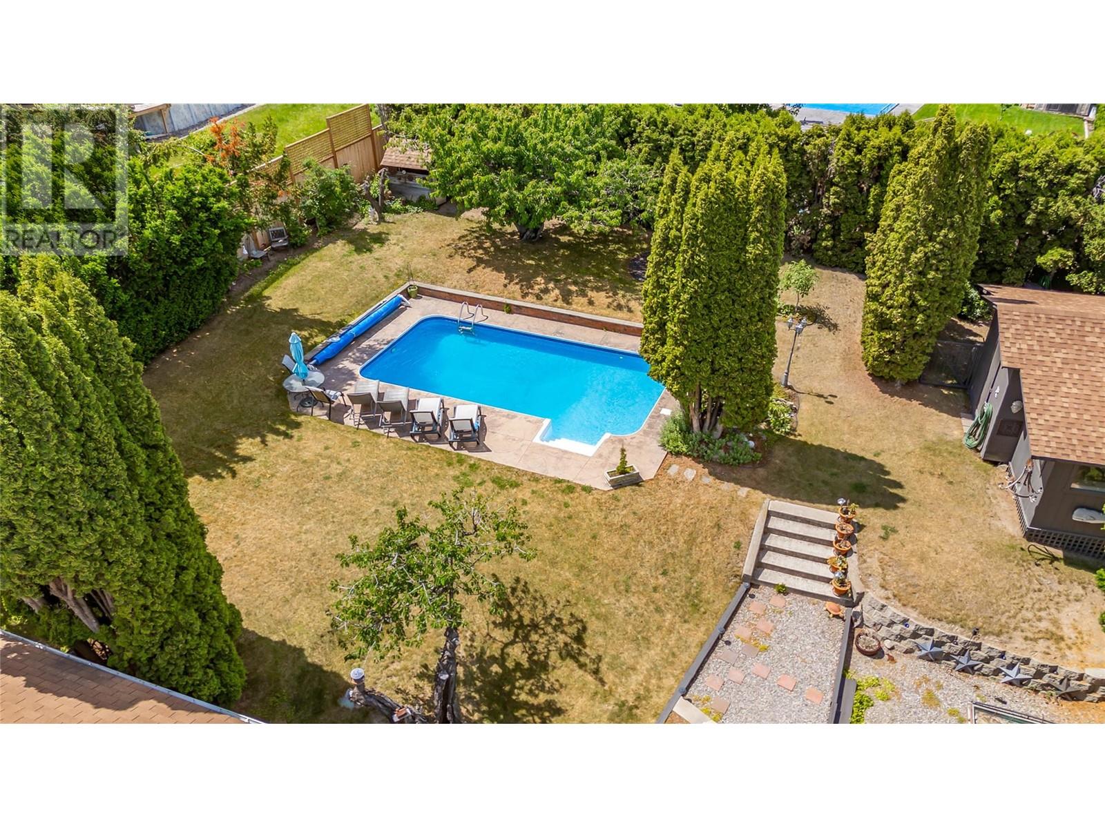  2370 Thacker Drive, West Kelowna