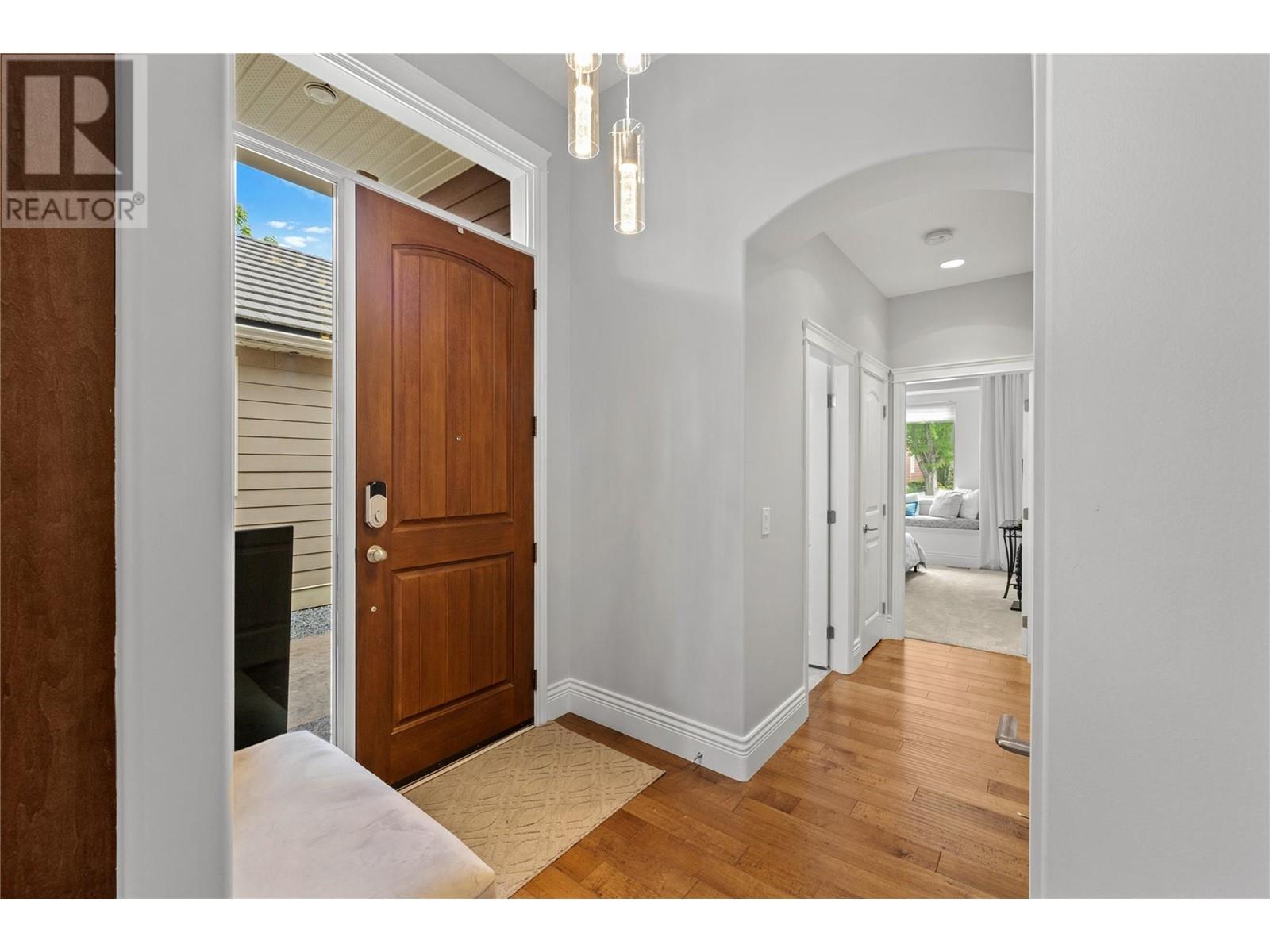 154 4450 Gordon Drive, Kelowna