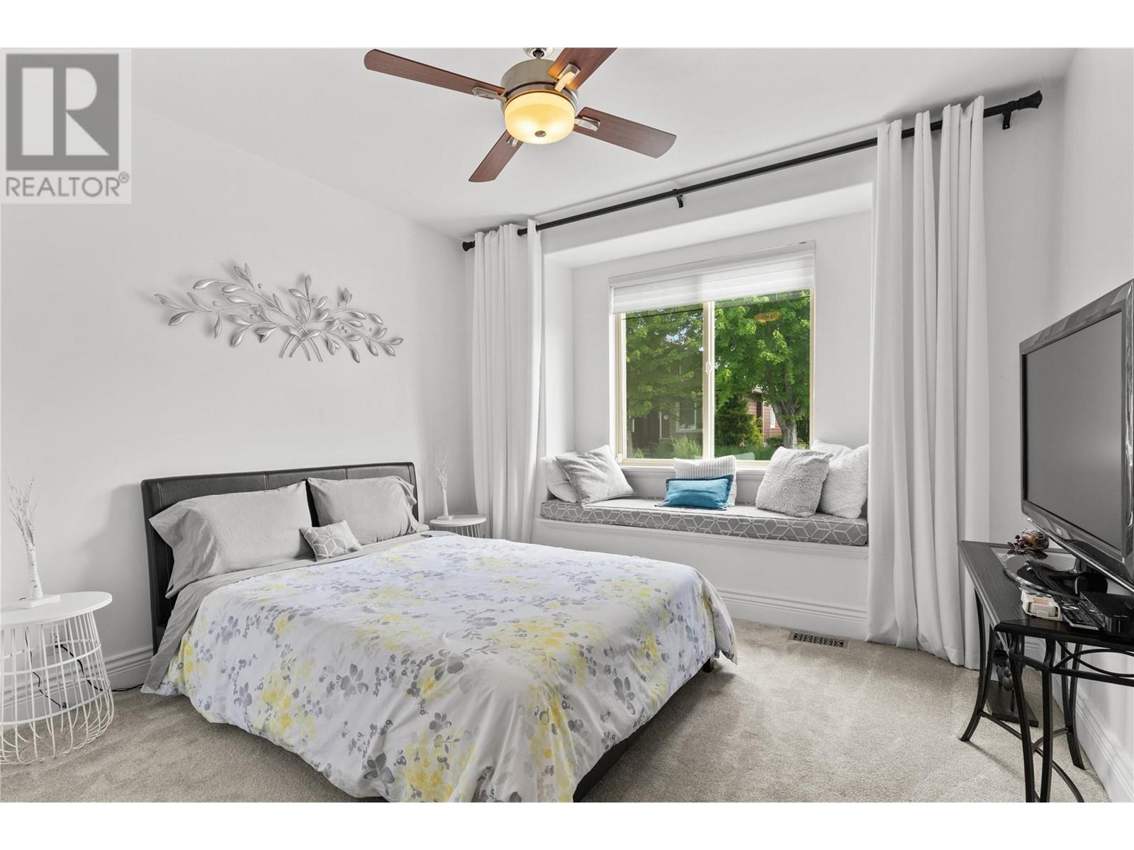 154 4450 Gordon Drive, Kelowna