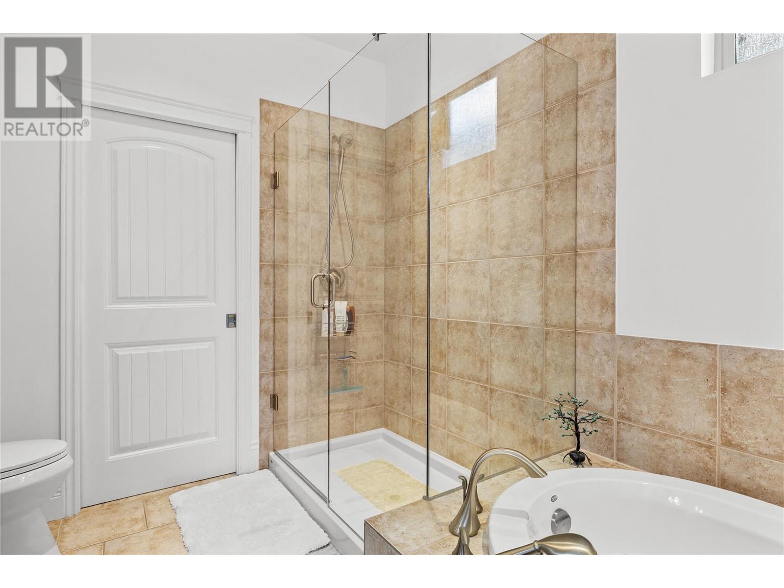 154 4450 Gordon Drive, Kelowna