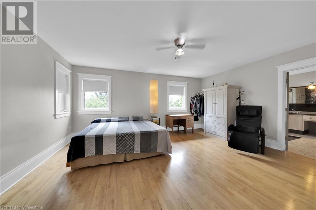 Photo 10 of 550 Beach Boulevard, Hamilton ON