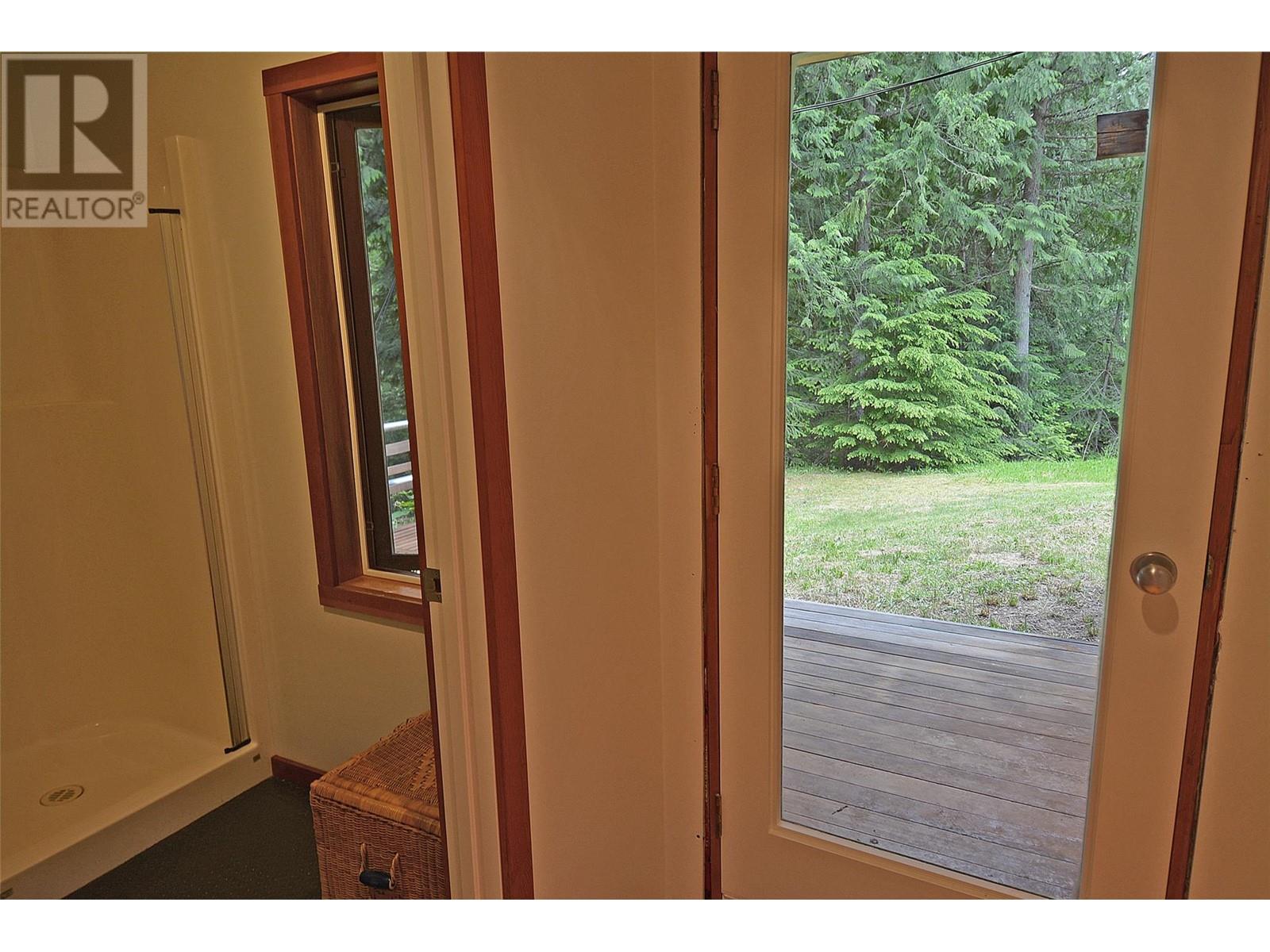 Photo 30 of 4911 Slocan River Road, Nelson BC