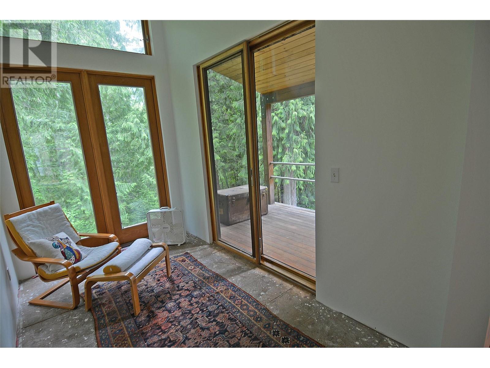 Photo 4 of 4911 Slocan River Road, Nelson BC
