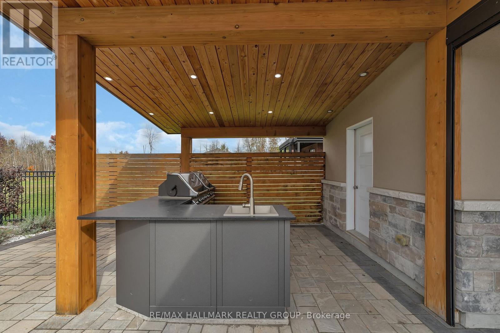 Photo 6 of 5813 Red Castle Ridge, Ottawa ON