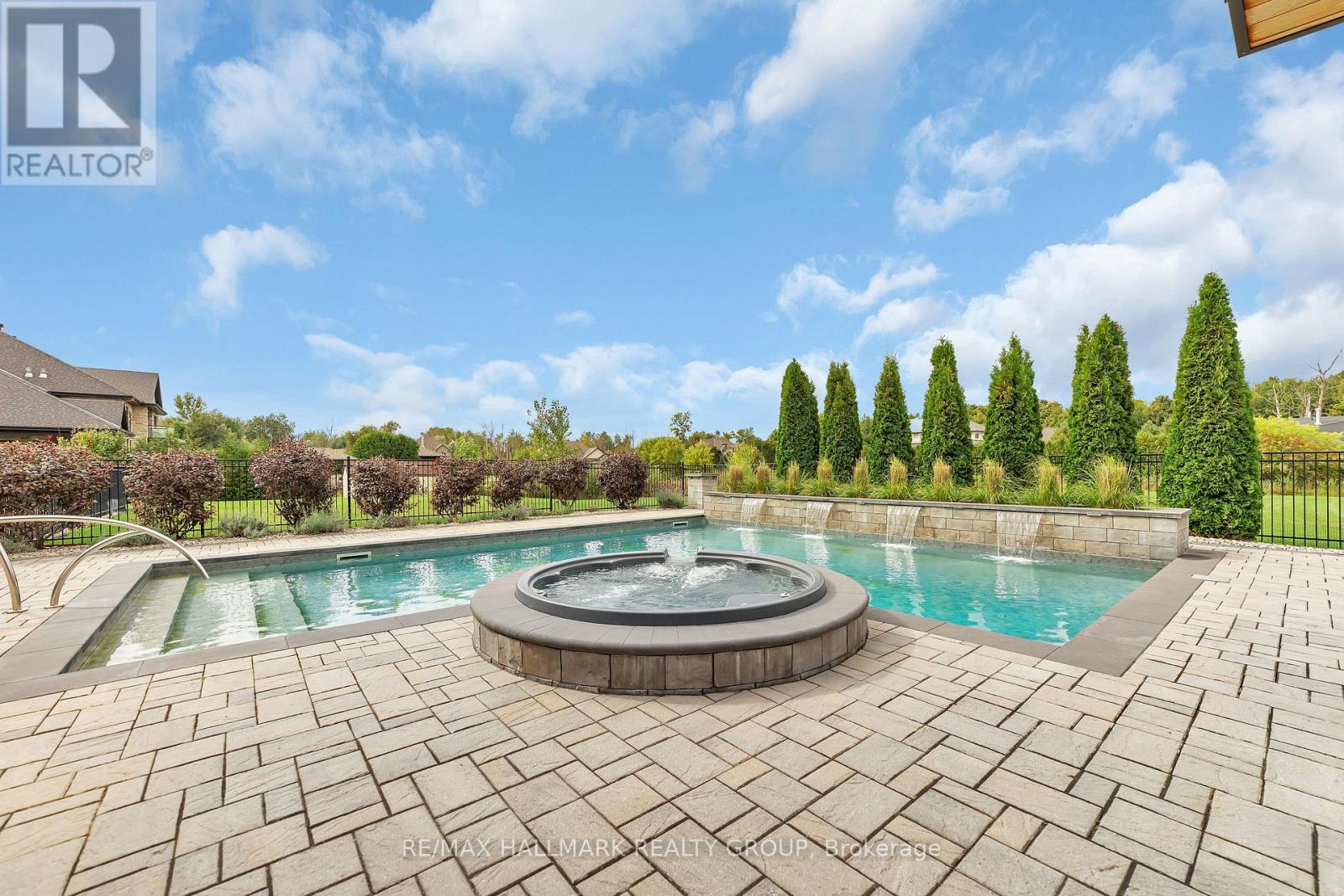 Photo 37 of 5813 Red Castle Ridge, Ottawa ON
