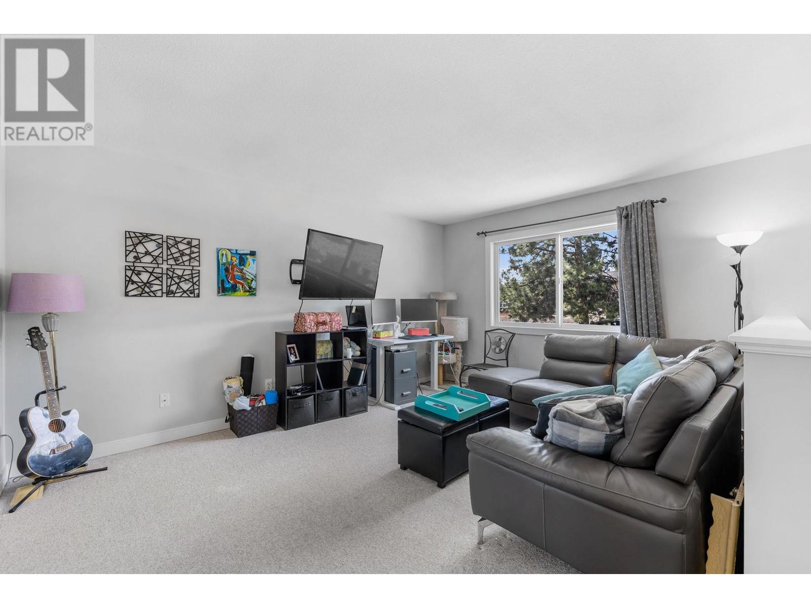  2723 Riffington Place, West Kelowna
