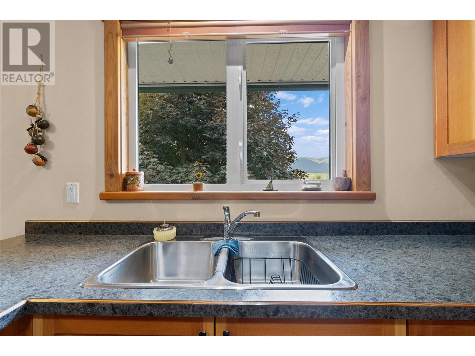 Photo 45 of 1230 1 Street Se, Salmon Arm BC