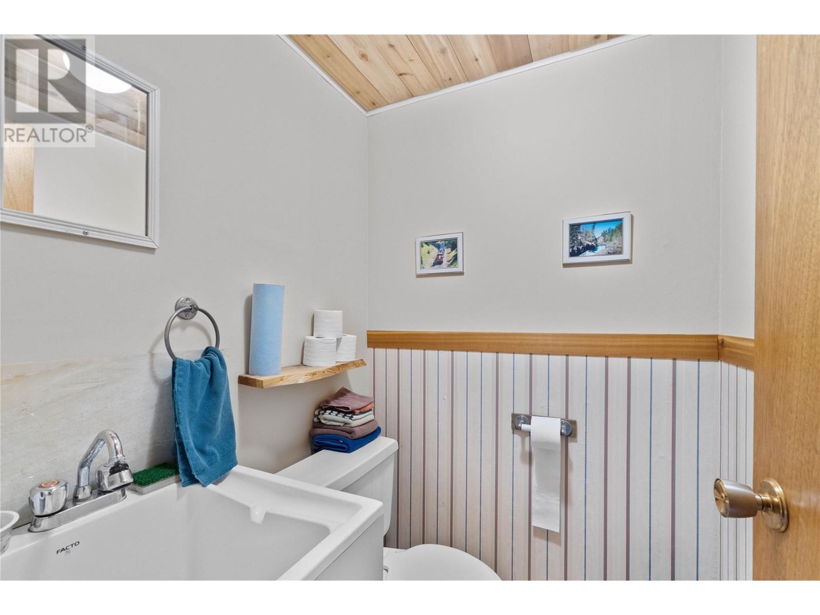 Photo 38 of 1230 1 Street Se, Salmon Arm BC