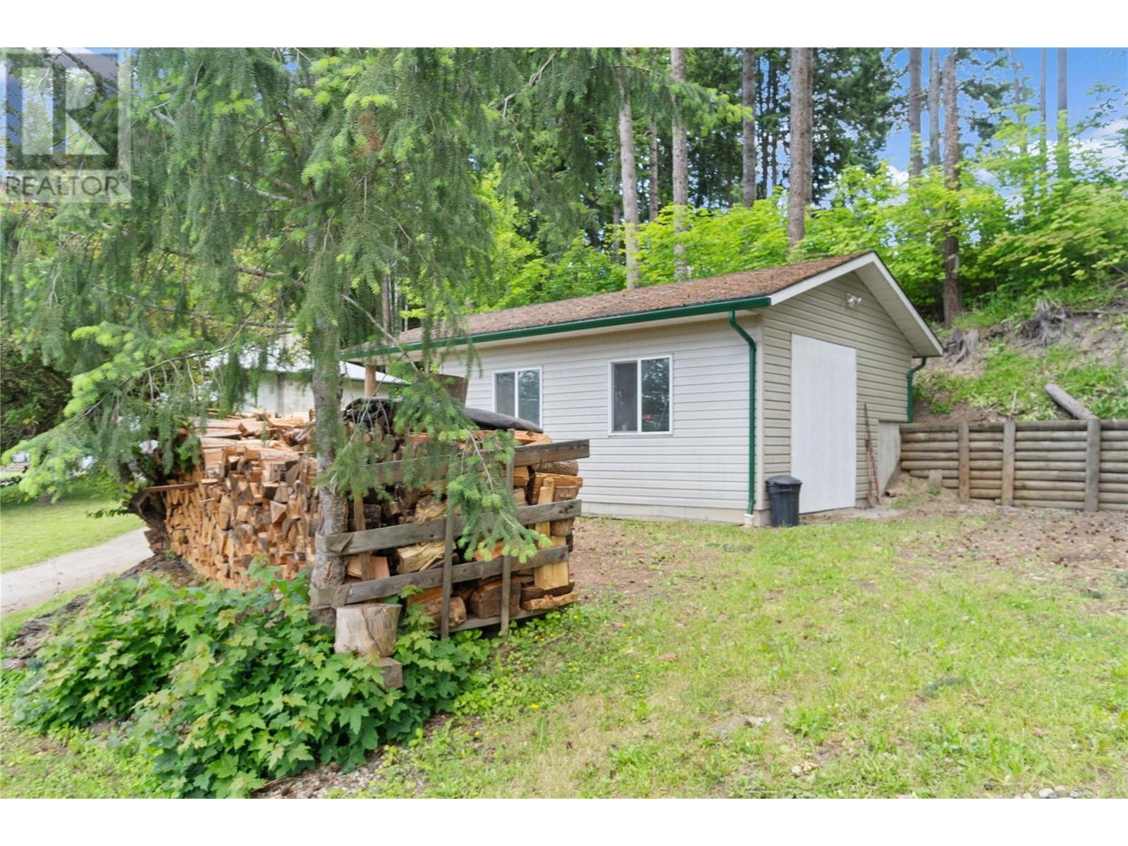 Photo 16 of 1230 1 Street Se, Salmon Arm BC