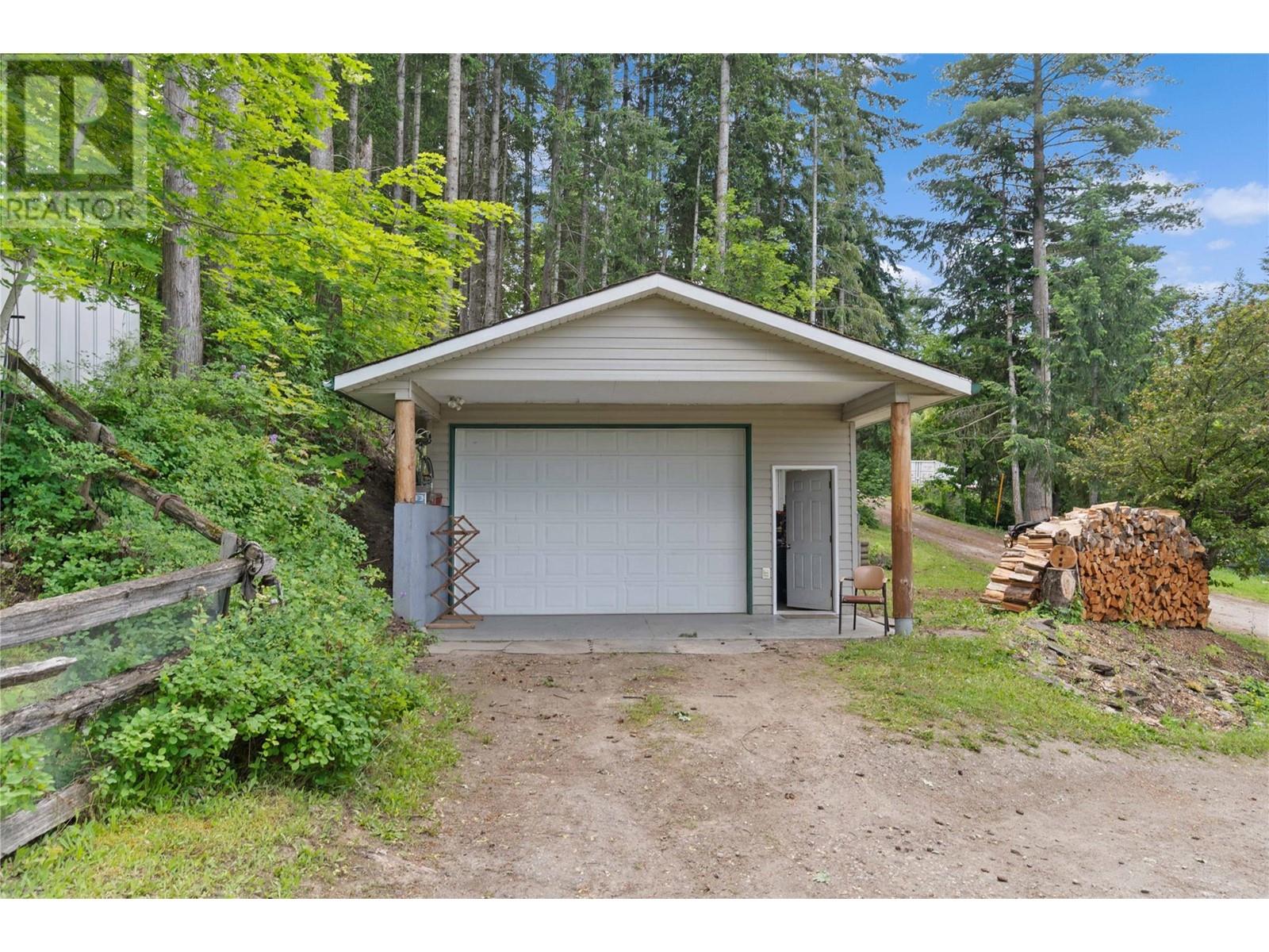 Photo 19 of 1230 1 Street Se, Salmon Arm BC