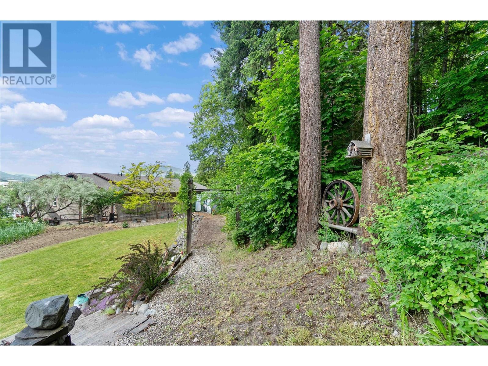 Photo 8 of 1230 1 Street Se, Salmon Arm BC