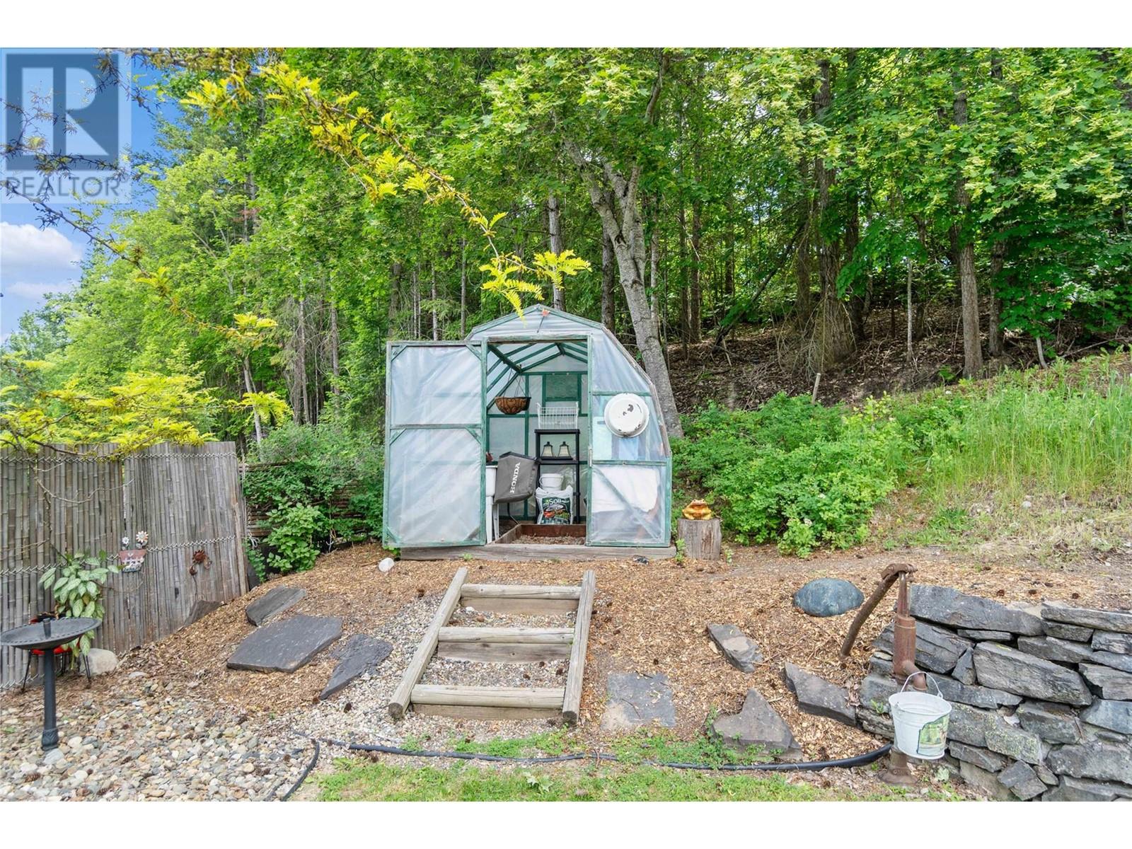 Photo 9 of 1230 1 Street Se, Salmon Arm BC