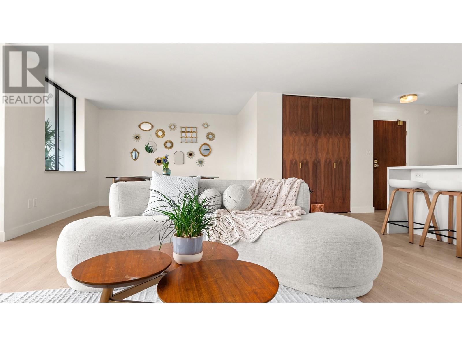 401 475 13TH STREET, West Vancouver