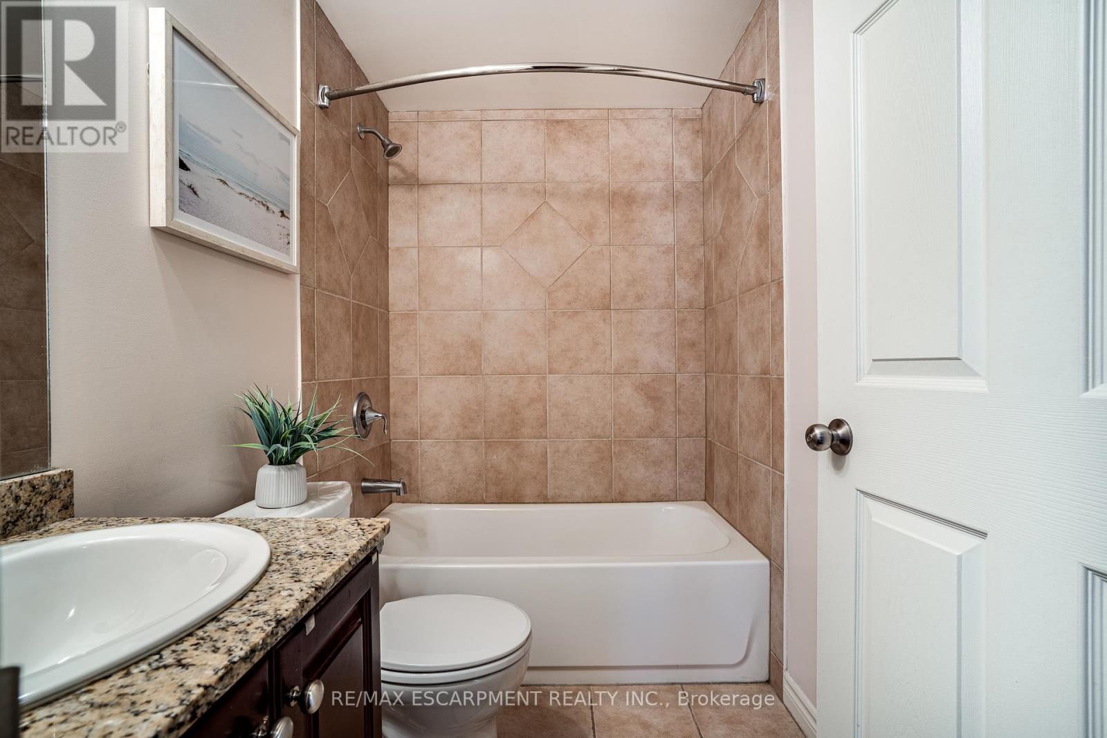 Photo 7 of 210 47 Caroline Street N, Hamilton ON