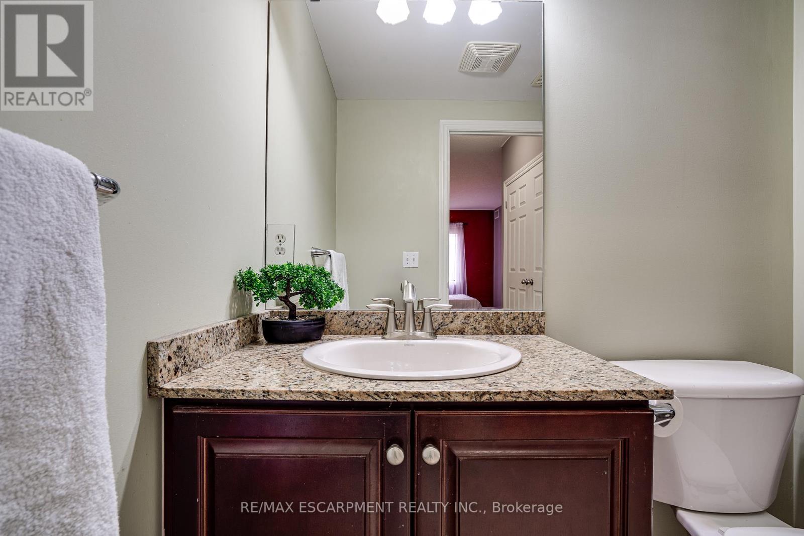 Photo 8 of 210 47 Caroline Street N, Hamilton ON
