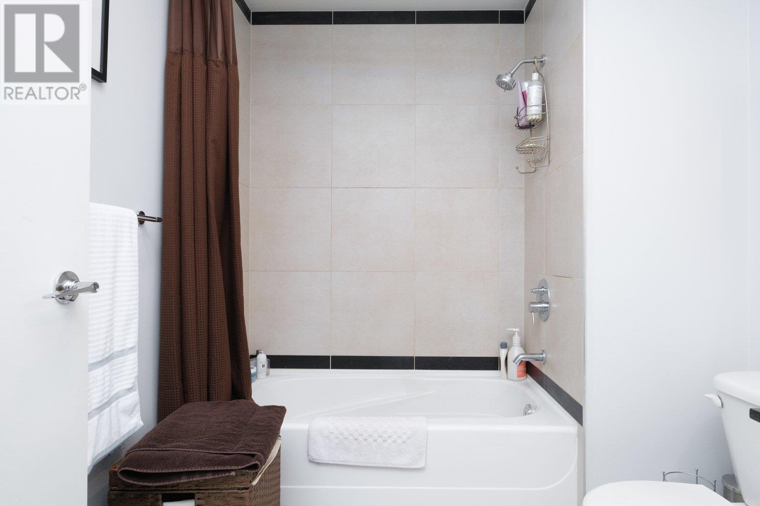 Photo 17 of 702 4250 Dawson Street, Burnaby BC