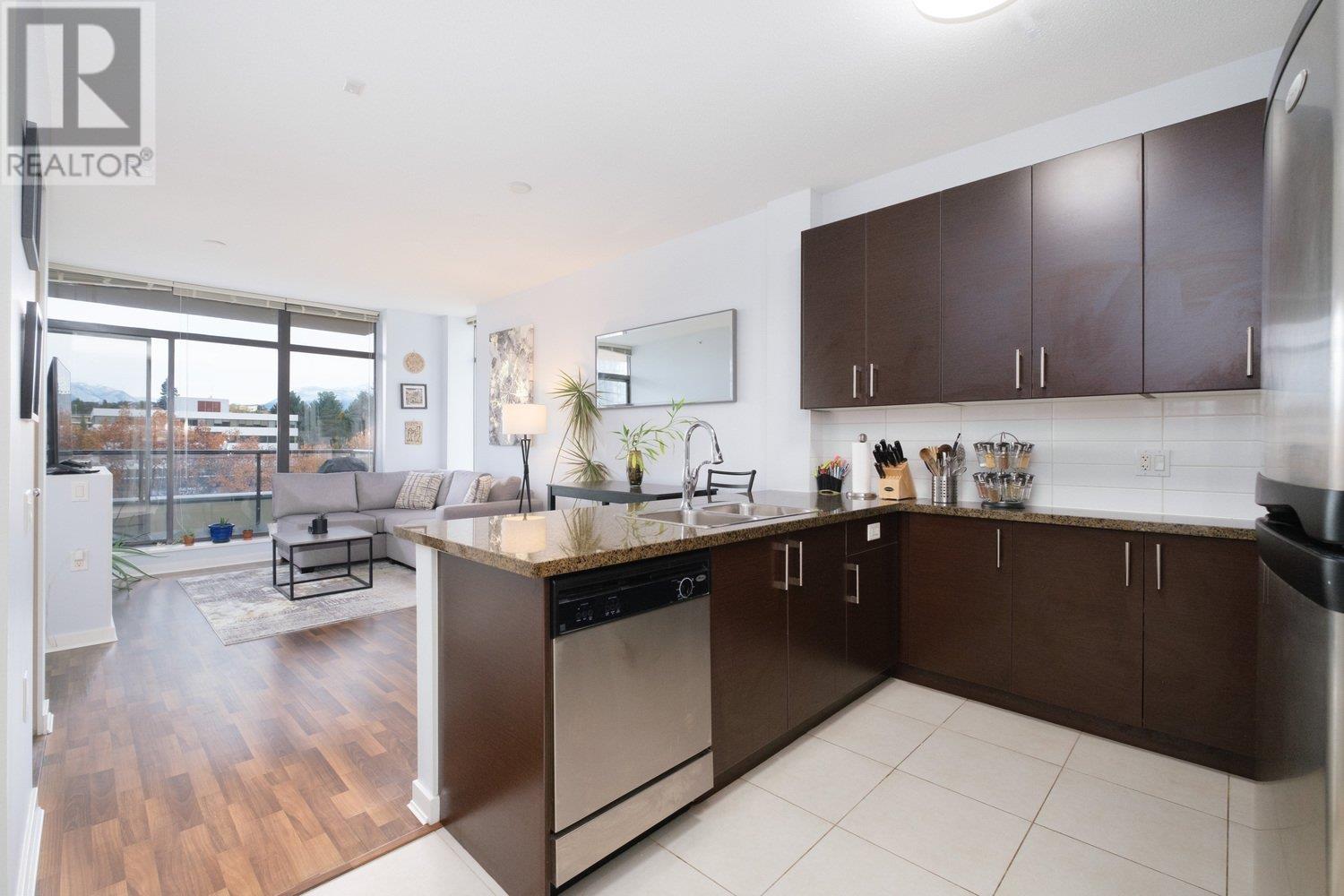 Photo 19 of 702 4250 Dawson Street, Burnaby BC