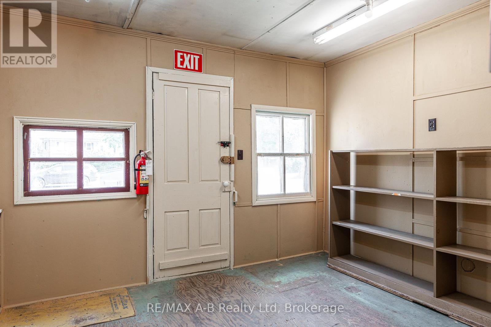 Photo 20 of 141 143 Queen Street E, St Marys ON