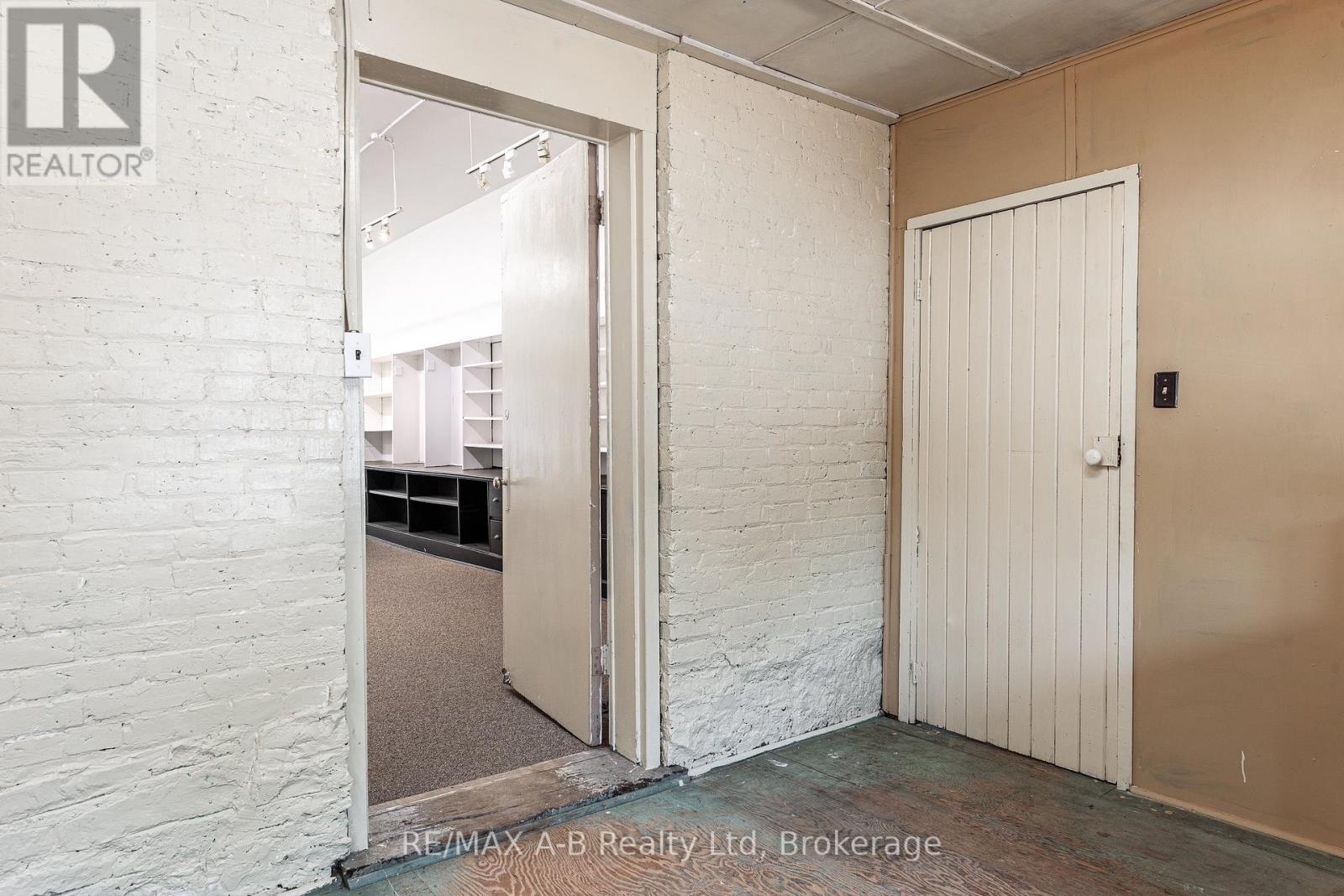 Photo 39 of 141 143 Queen Street E, St Marys ON