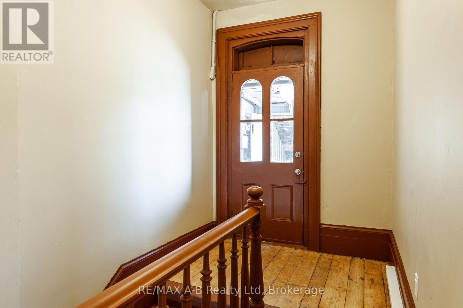Photo 35 of 141 143 Queen Street E, St Marys ON