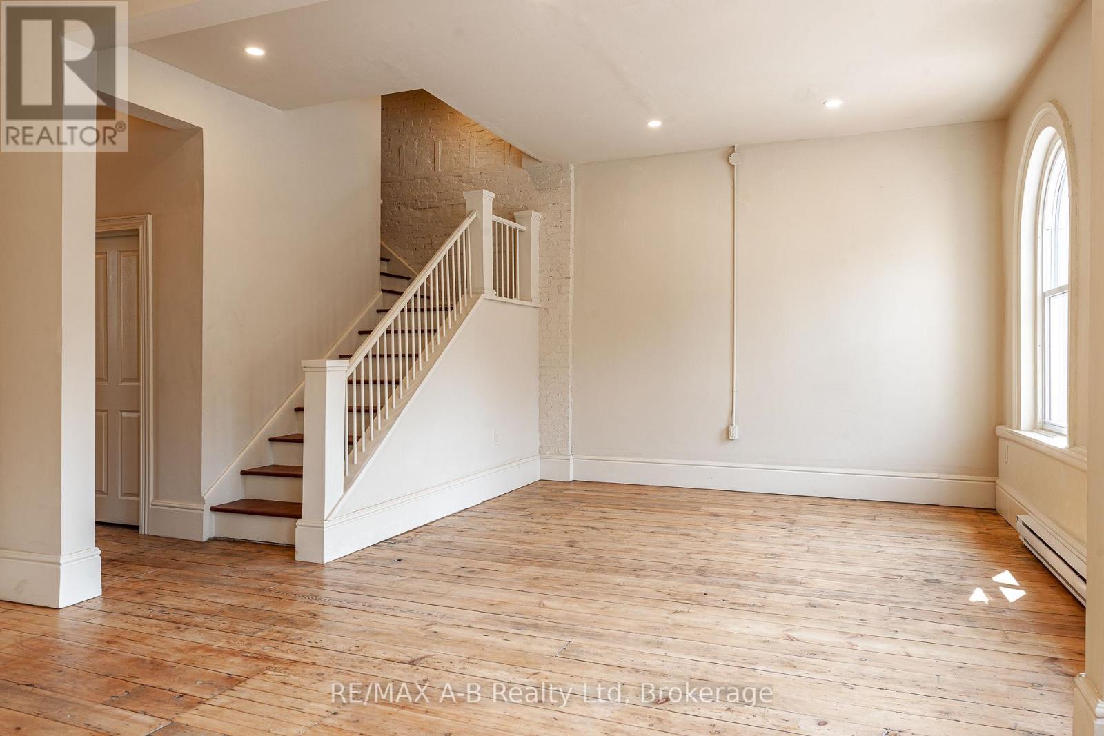 Photo 36 of 141 143 Queen Street E, St Marys ON
