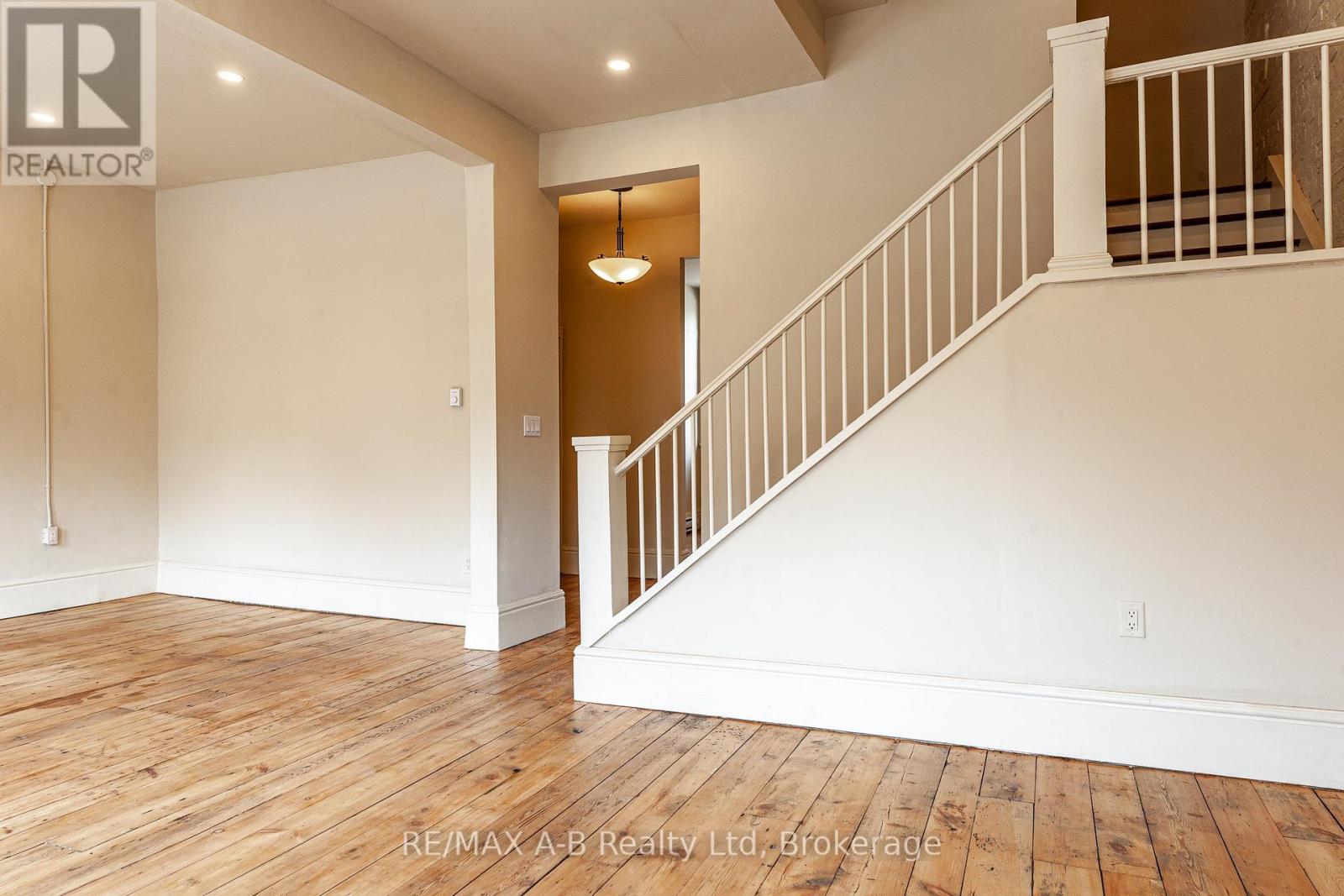 Photo 45 of 141 143 Queen Street E, St Marys ON