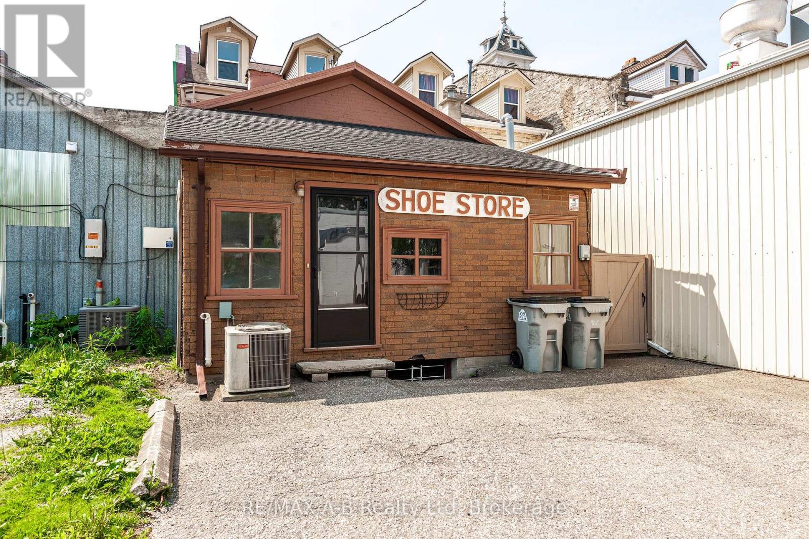 Photo 28 of 141 143 Queen Street E, St Marys ON
