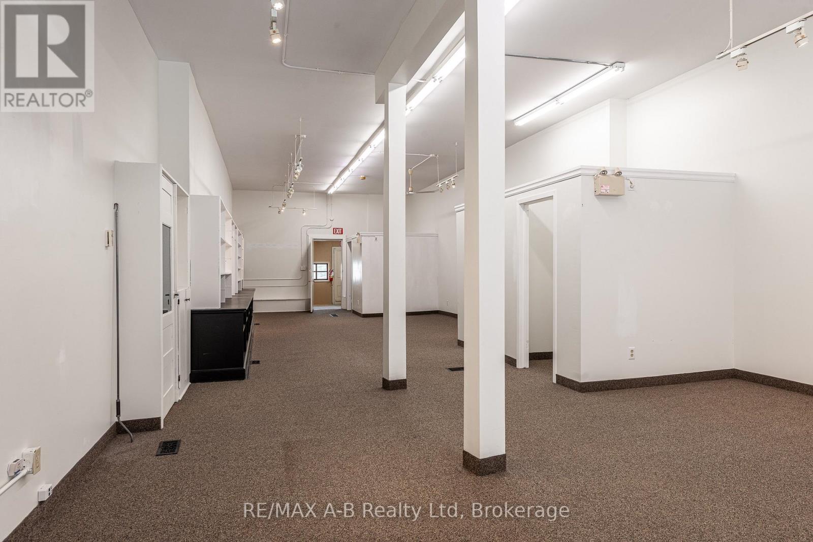 Photo 31 of 141 143 Queen Street E, St Marys ON