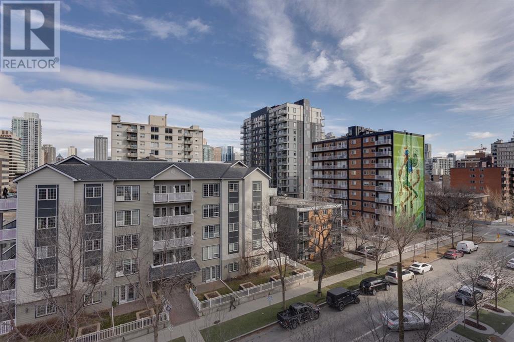 Single Family House Multi-level for Sale in    Avenue SW Beltline Calgary 