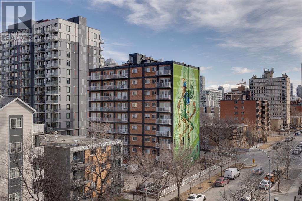 Single Family House Multi-level for Sale in    Avenue SW Beltline Calgary 