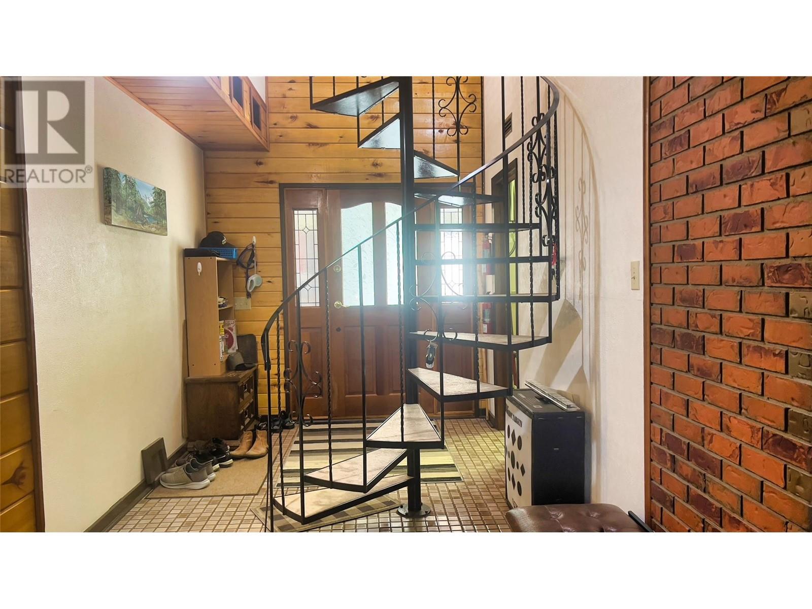 5110 Vance Road, Creston