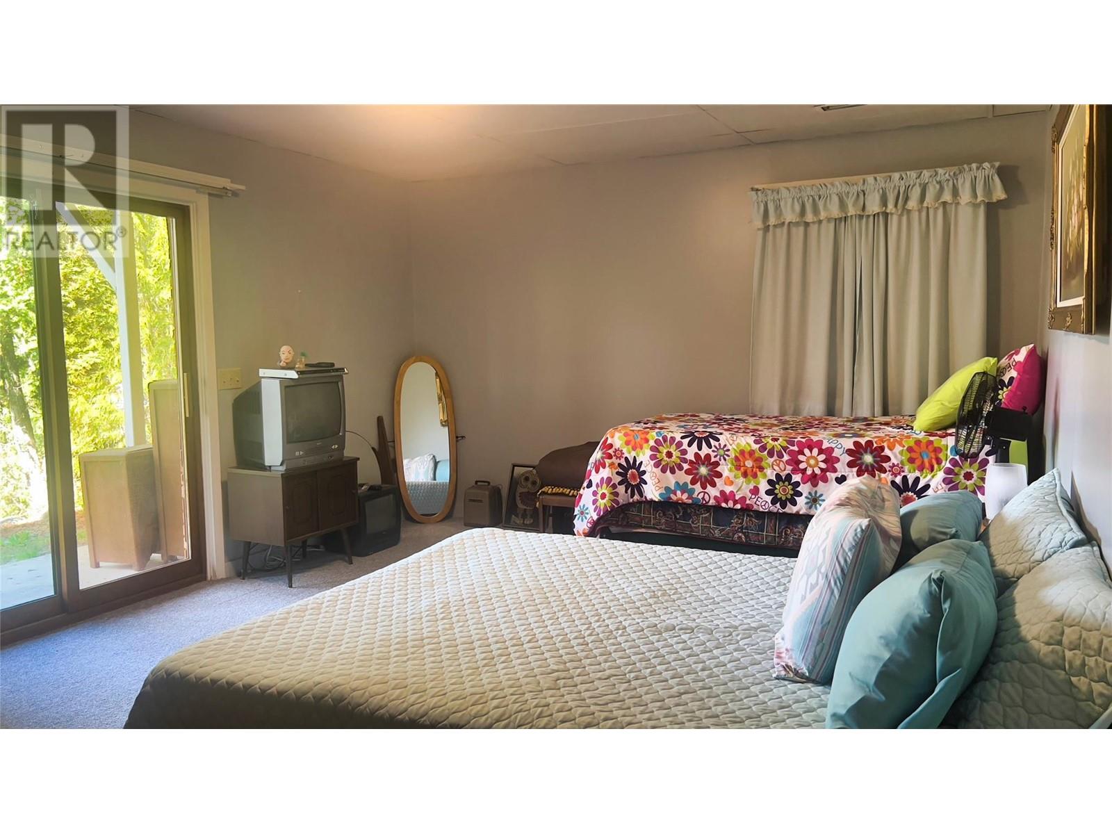 5110 Vance Road, Creston
