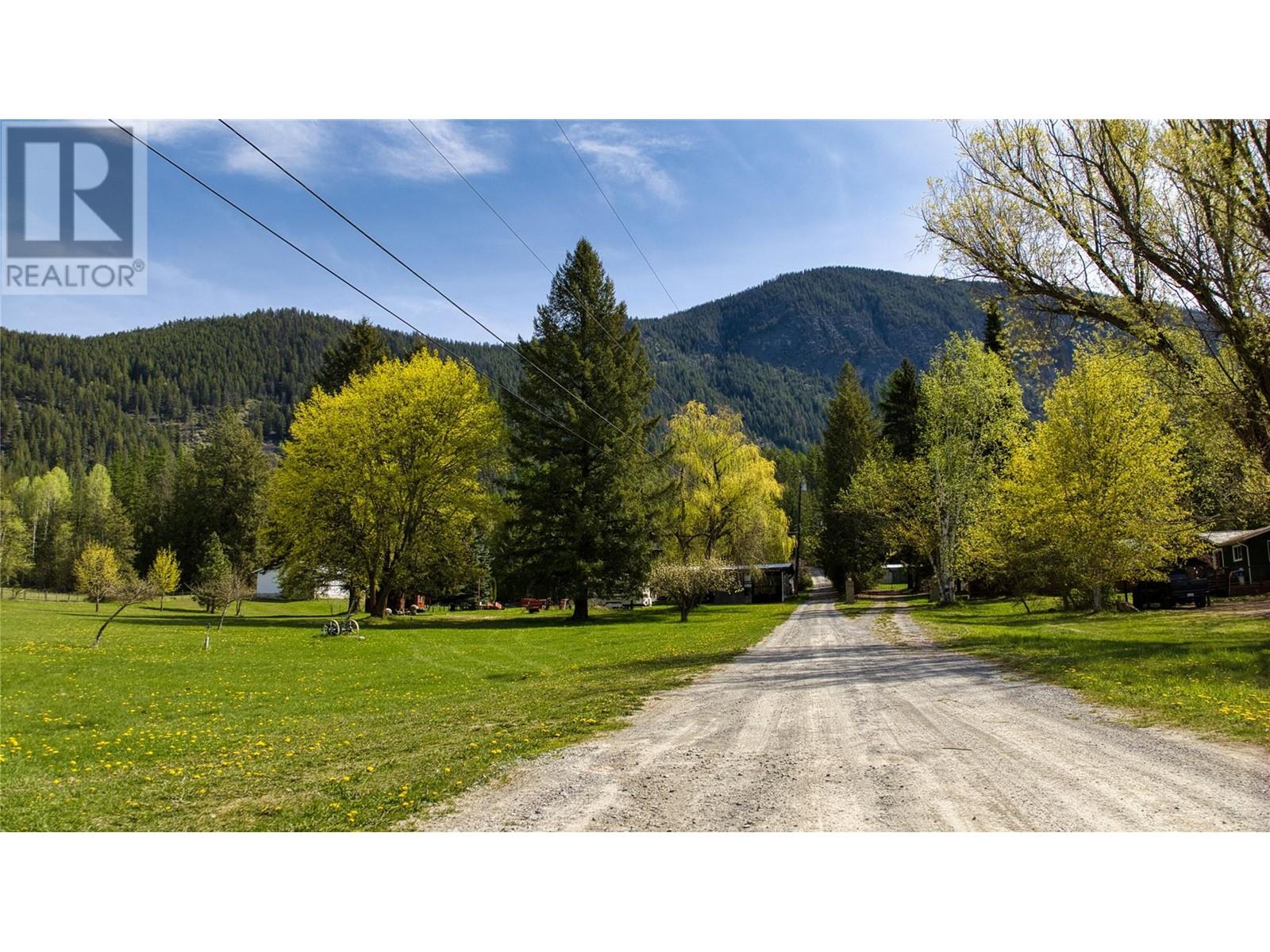 5110 Vance Road, Creston