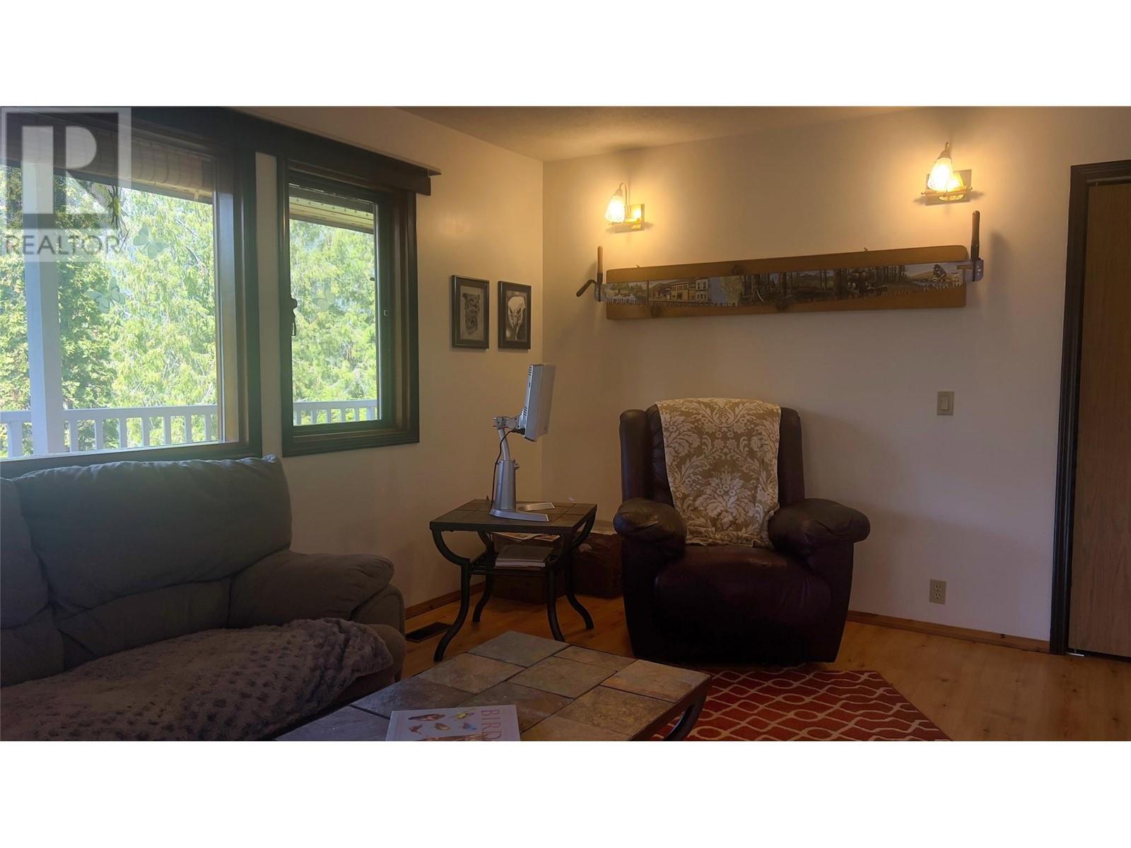 5110 Vance Road, Creston