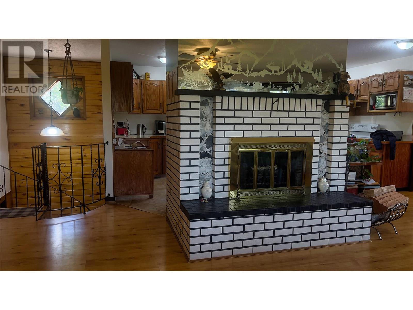 5110 Vance Road, Creston