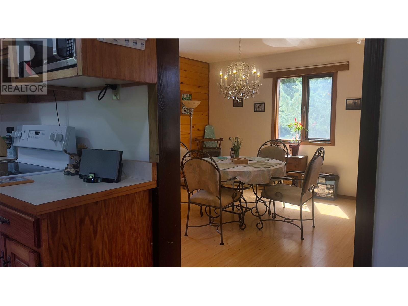 5110 Vance Road, Creston