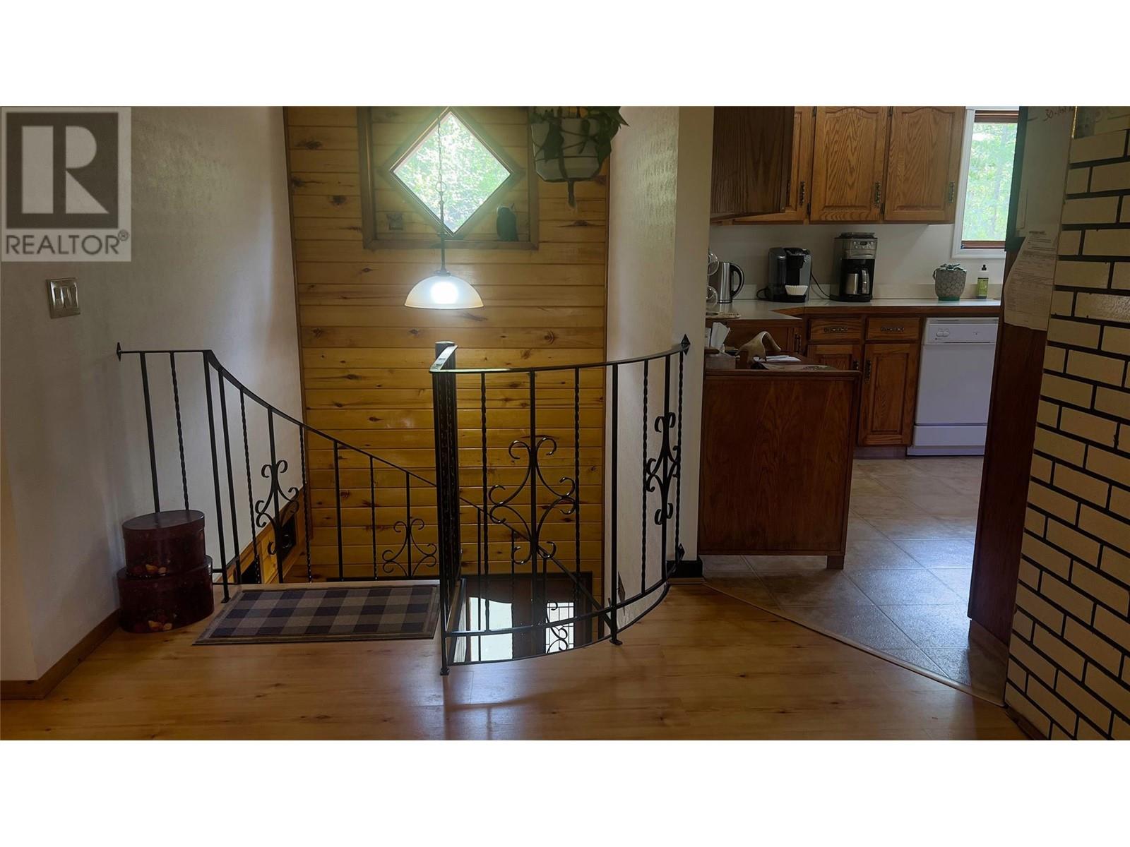 5110 Vance Road, Creston