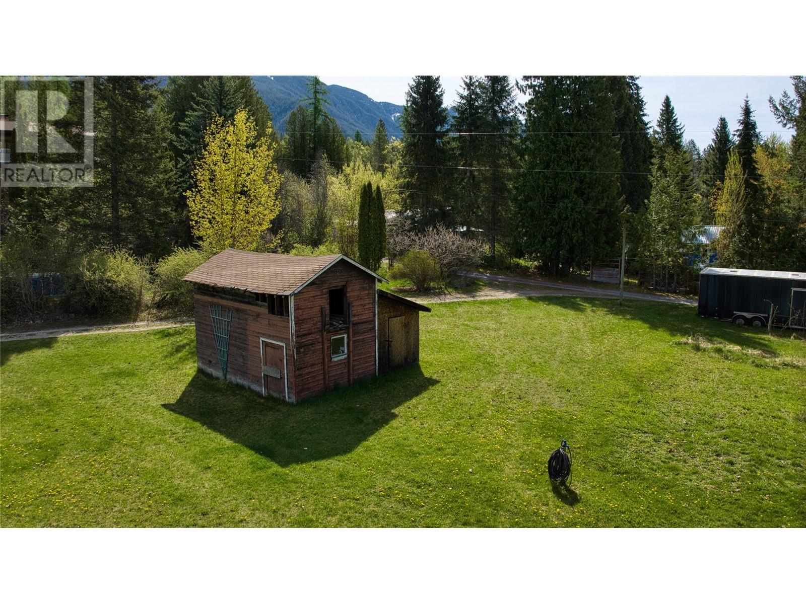 5110 Vance Road, Creston