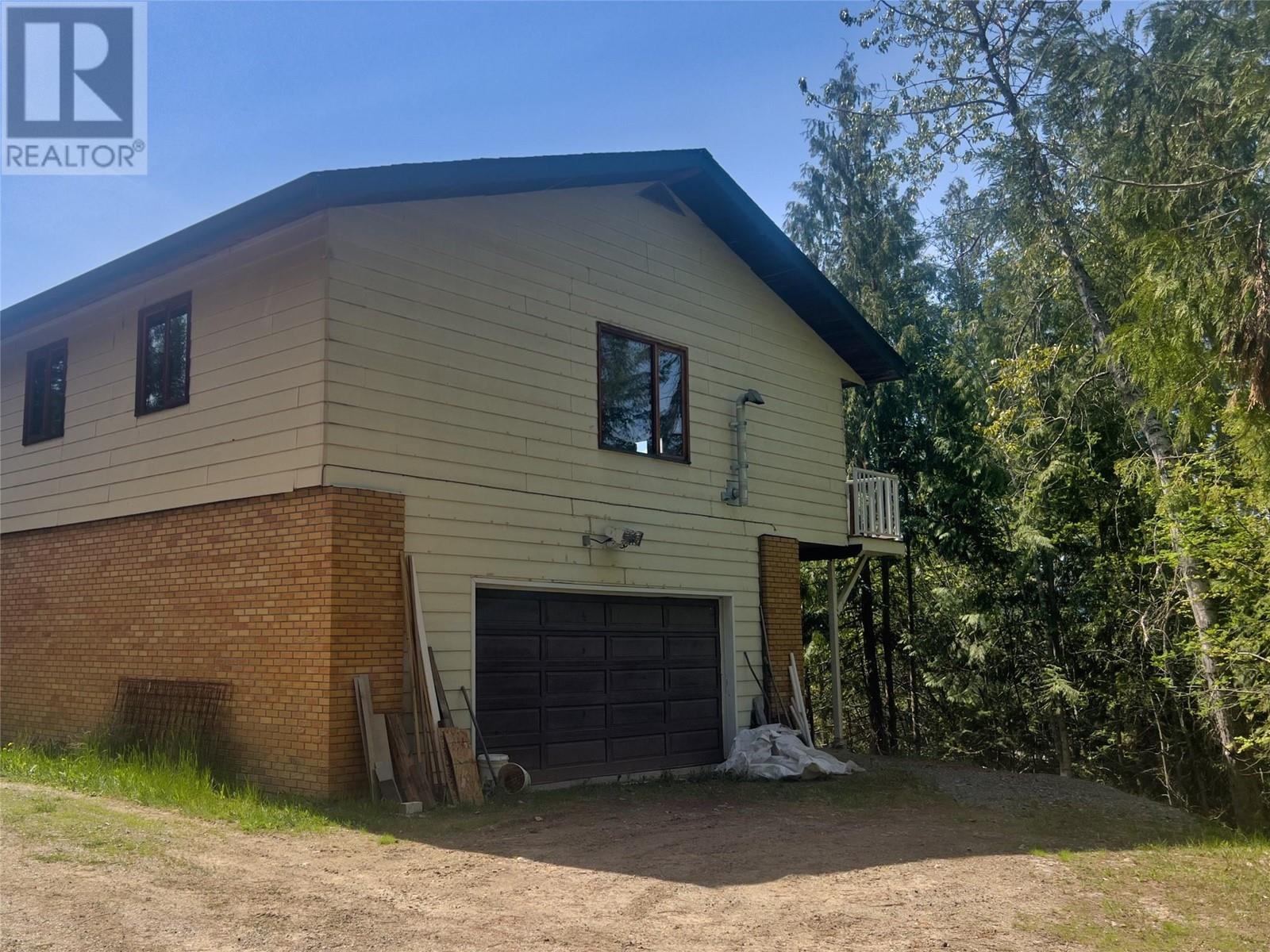 5110 Vance Road, Creston