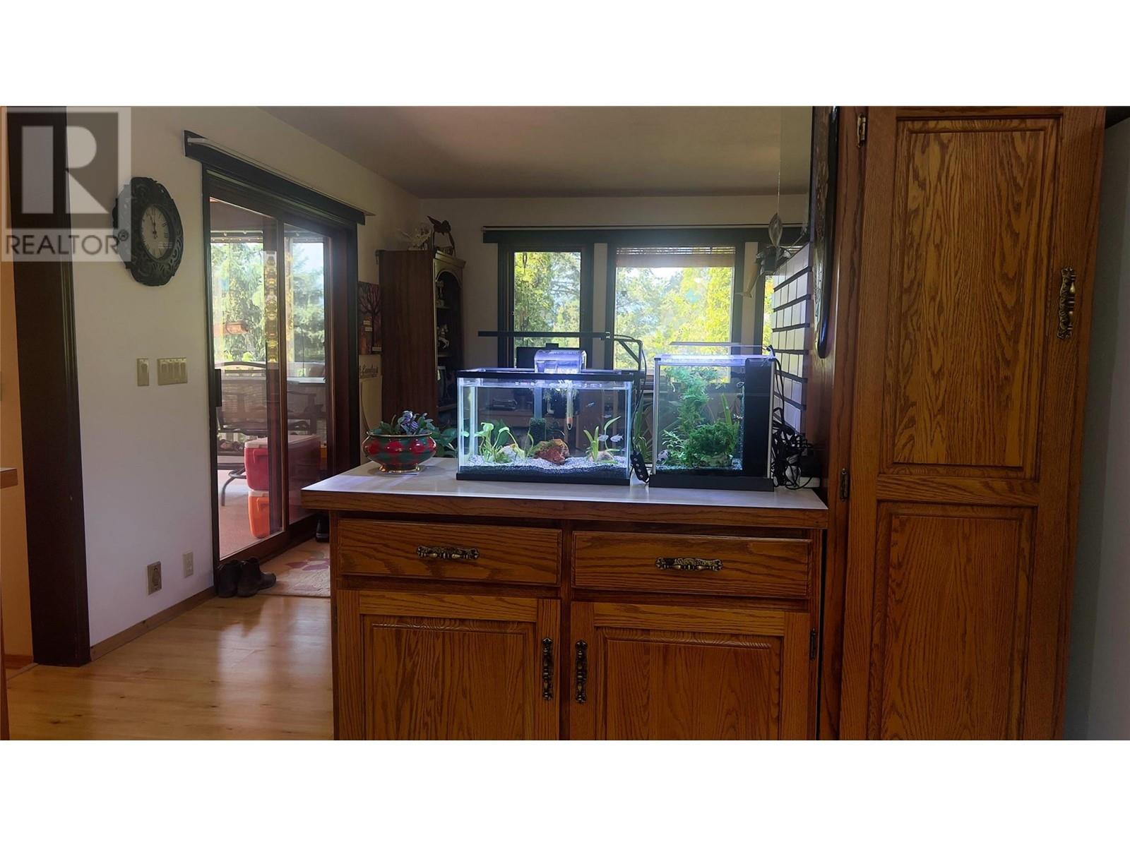 5110 Vance Road, Creston