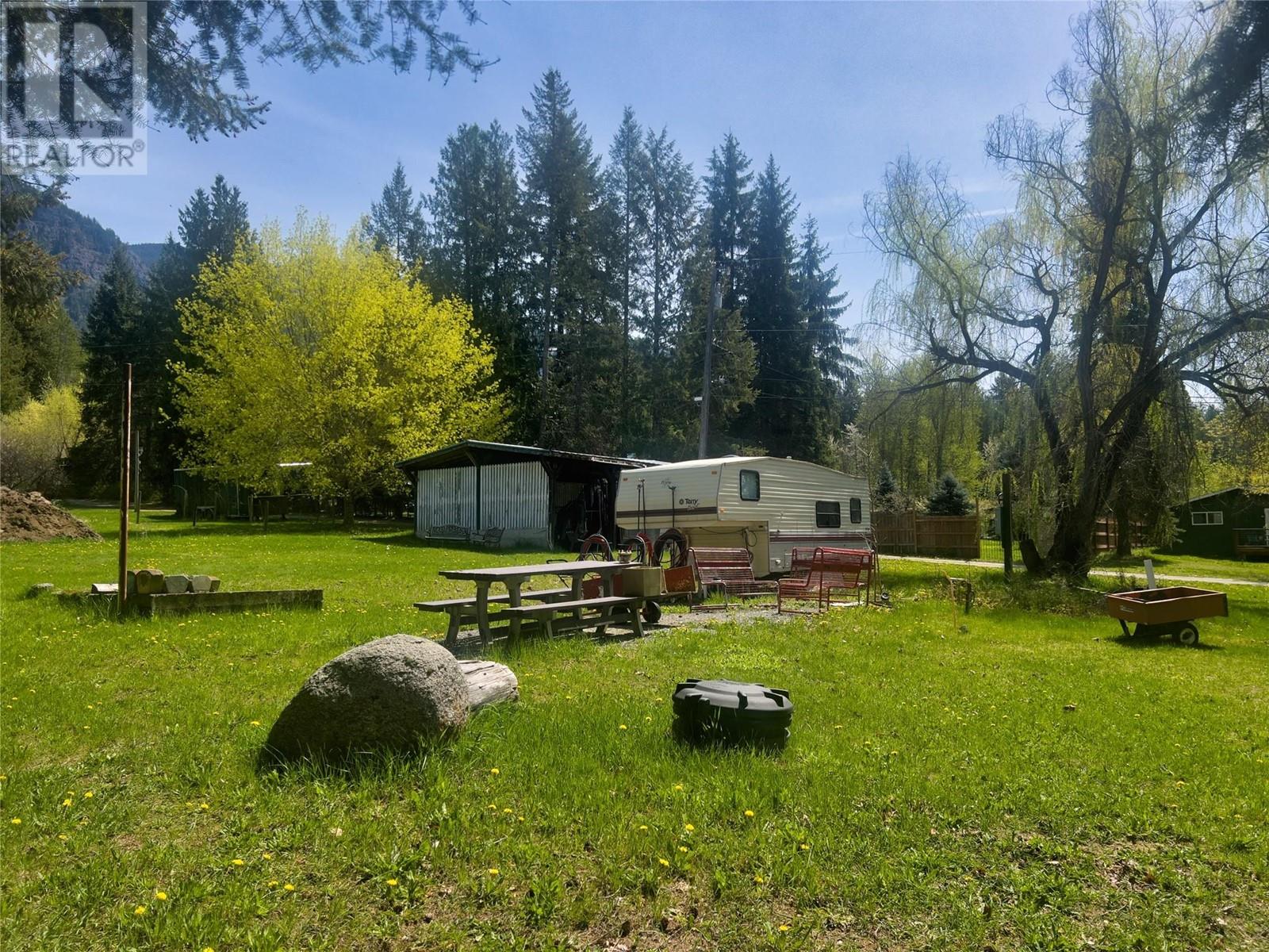 5110 Vance Road, Creston
