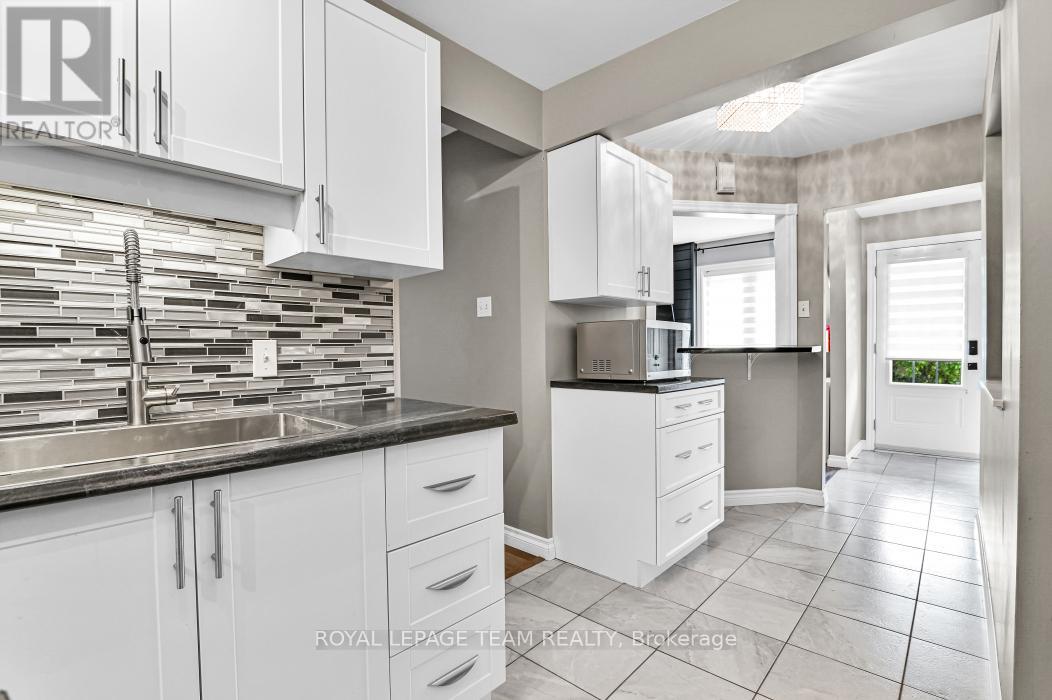 Photo 13 of 1 5 Timberview Way, Ottawa ON