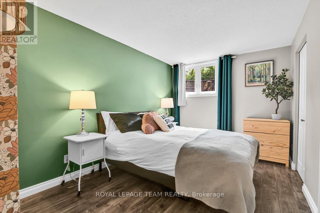 Photo 4 of 1 5 Timberview Way, Ottawa ON
