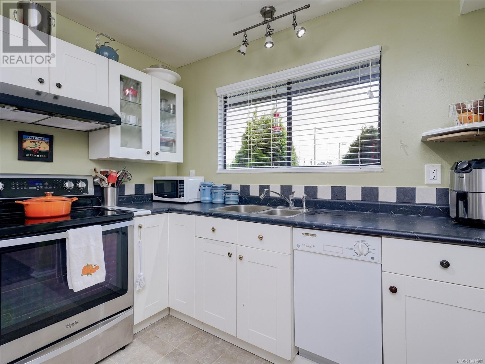 #3 1506 ADMIRALS RD - Image 10