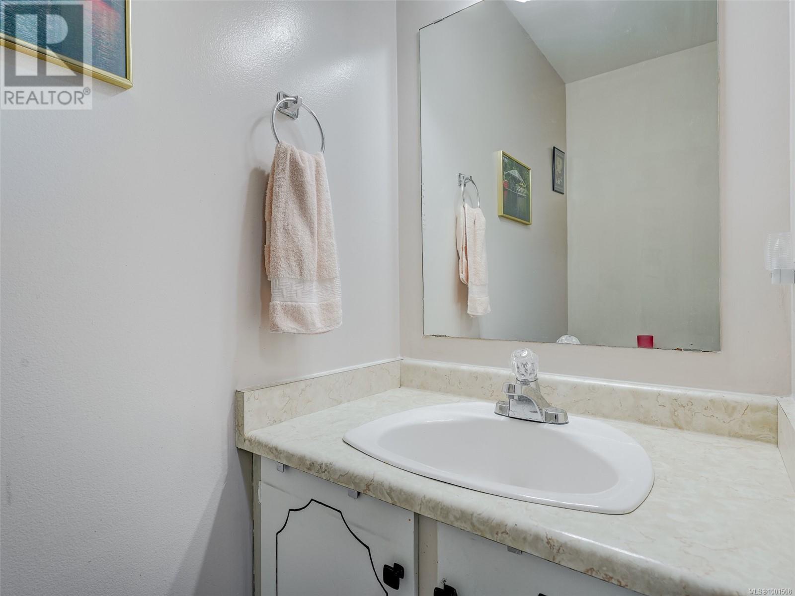 #3 1506 ADMIRALS RD - Image 19