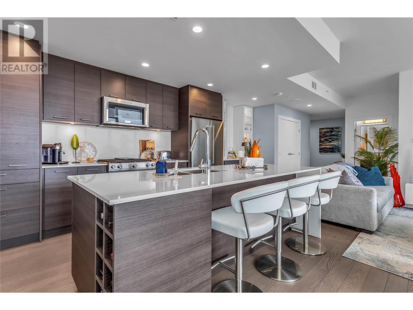 2004 1181 Sunset Drive, Kelowna