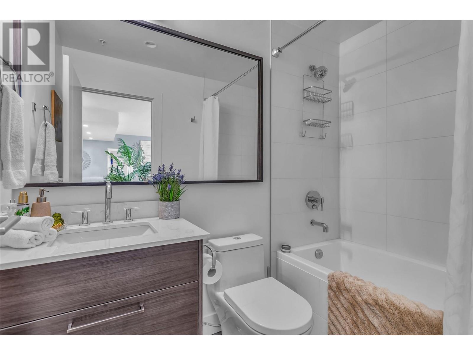 2004 1181 Sunset Drive, Kelowna